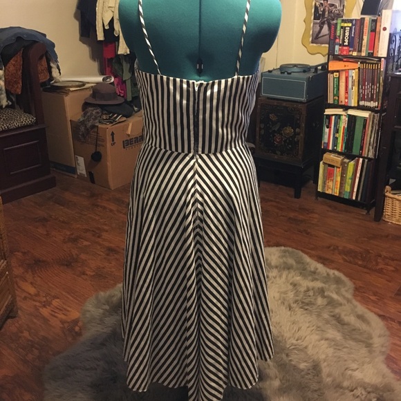 Striped Vintage Dress - Picture 2 of 8
